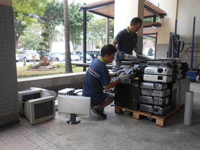 香港环境保护署回收75吨校园电子产品